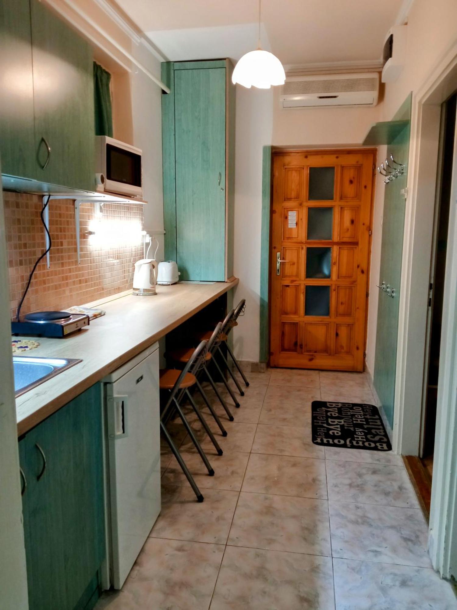 Fuesti Fecske Apartman Хайдусобосло Экстерьер фото